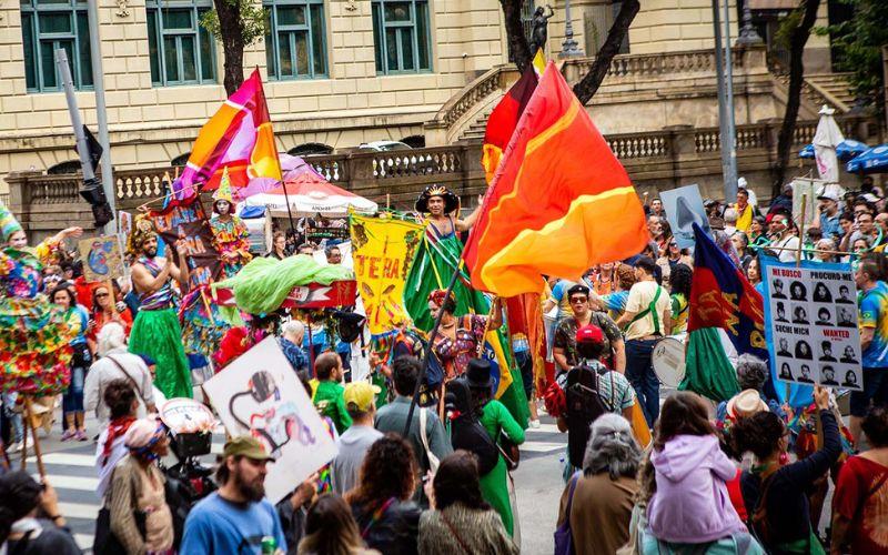 Parada 7 ocupa as ruas do Rio com arte e música gratuitas