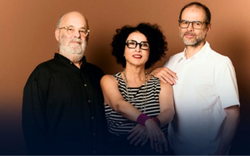 Paula Morelenbaum, Jaques Morelenbaum e Moreno Veloso no show "Só Caetano"