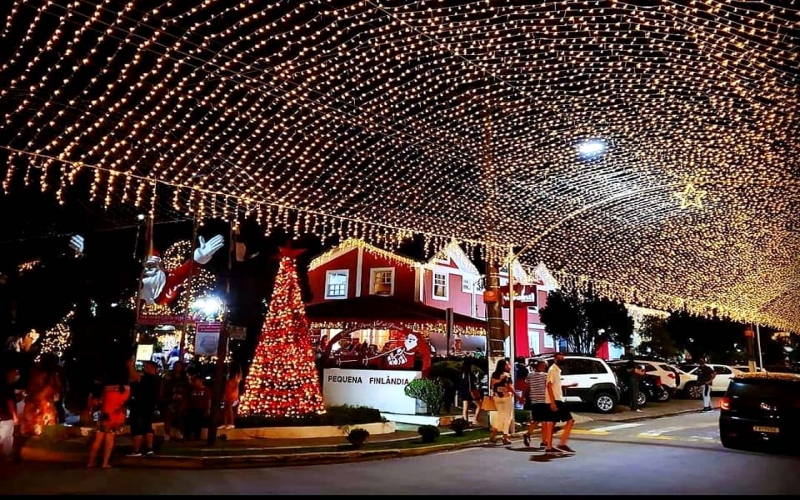 Decoração de Natal de Penedo, um mundo mágico a 184 km do Rio