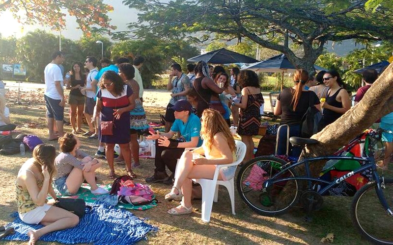 Pic Nic Poliglota no Jardim do MAM