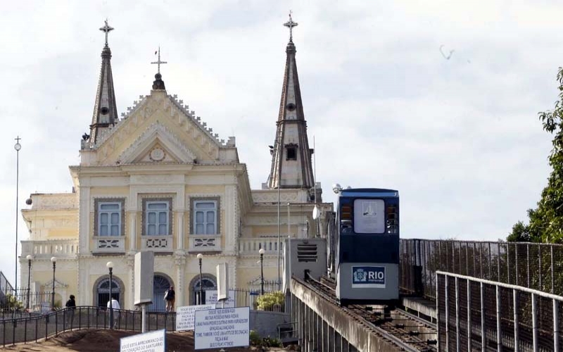 Igreja da Penha tem plano inclinado desde 2003