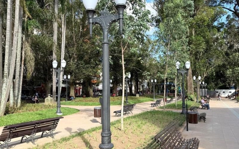 Praça Getúlio Vargas, em Nova Friburgo, passa por requalificação urbana