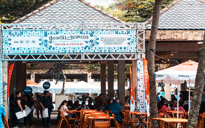 Quintal dos Botecos: moda, artesanato, comida de boteco e música na Praça do Lido