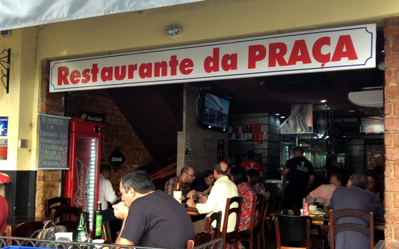 Restaurante da Praça: espetinhos, refeições e petiscos de dar água na boca