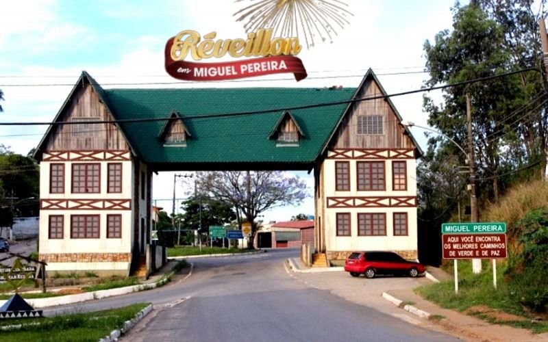 Miguel Pereira entra em 2026 com queima de fogos sem barulho em quatro pontos da cidade