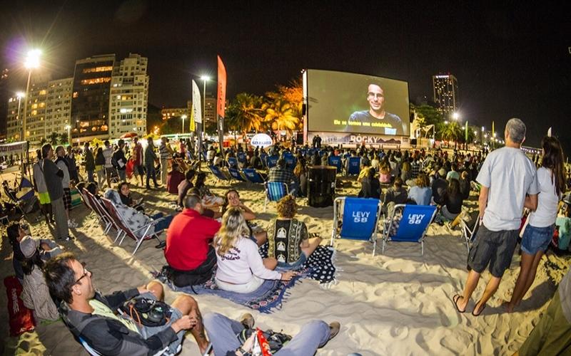 Praia de Ipanema vira cinema ao ar livre com o Festival Rocky Spirit