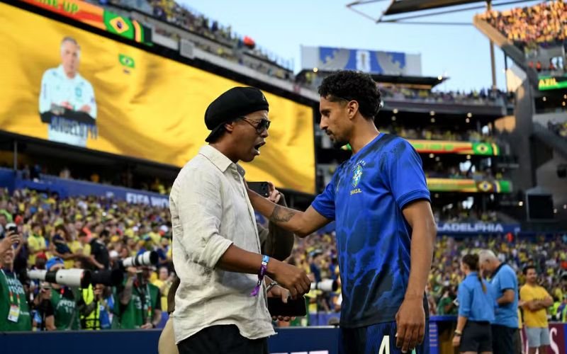 Torcida quer Ronaldinho novamente no túnel antes de Brasil x Japão