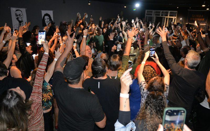 Feijoada e samba movimentam Quintal do Zico