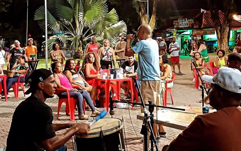 Samba, charme e capoeira tomam conta da Praça da Prefeitura em Magé