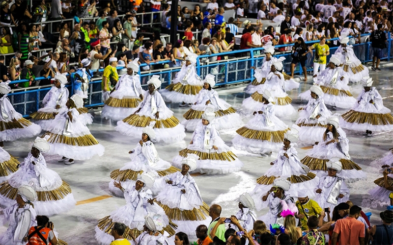 Estado repassa mais R$ 13 milhões para as escolas de samba do Rio, pela primeira vez na história contas ficarão no azul