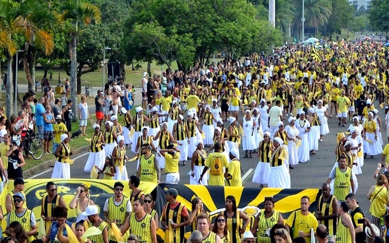 Ensaios de rua da São Clemente em Botafogo