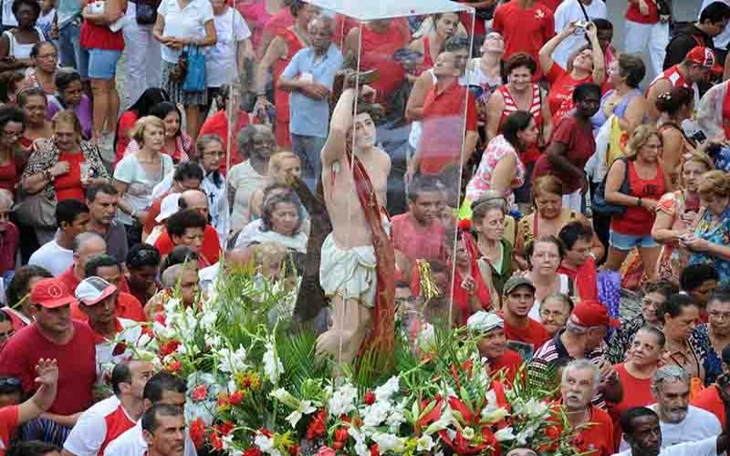 Procissão de São Sebastião vai da igreja dos Capuchinhos até a Catedral Metropolitana