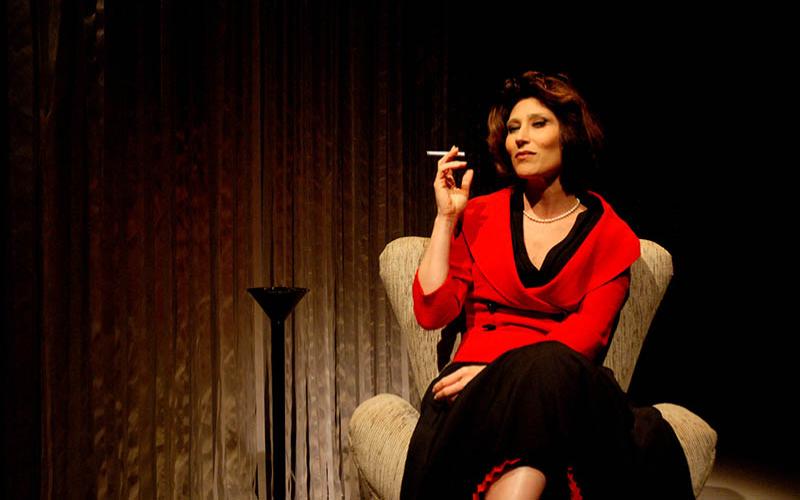 Beth Goulart em “Simplesmente eu, Clarice Lispector” faz curta temporada no Teatro I Love PRIO