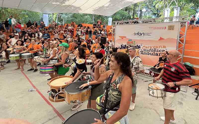 Sanfônica Ambulante na Praça do Rádio Amador em Niterói