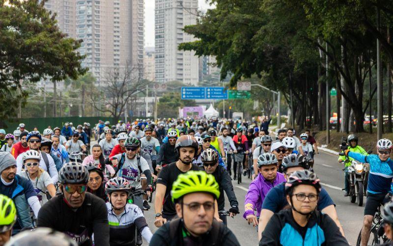 Passeio ciclístico "Só quero pedalar" movimenta o Centro do Rio