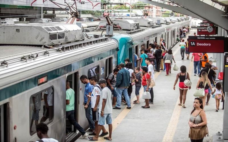 Depois do Metrô, Supervia decide estender horário para atender quem for aos ensaios técnicos na Sapucaí