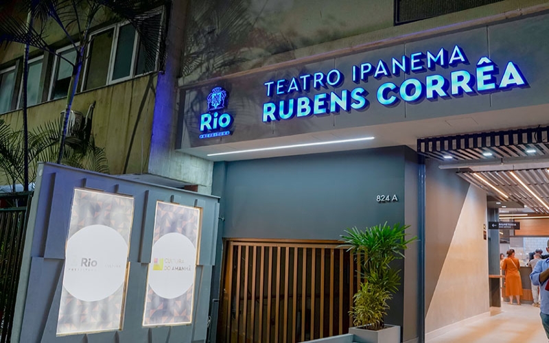 Teatro Ipanema reabre depois de ampla reforma e modernização