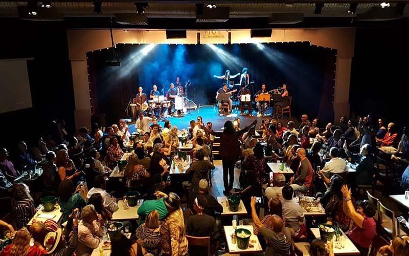 Samba dos Puxadores no Teatro Rival Petrobras