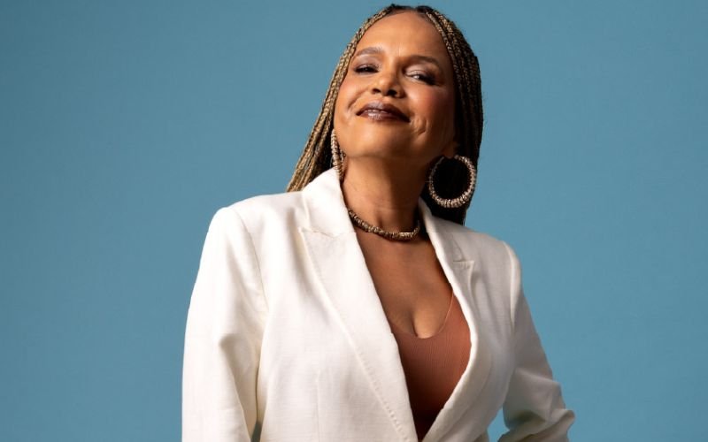 Teresa Cristina lança novo álbum “Tudo Que Eu Tenho” no Teatro Riachuelo