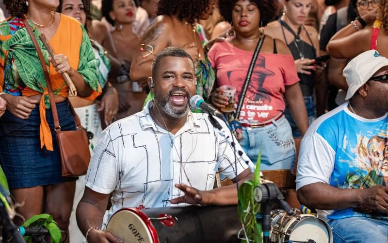 Terreiro de Crioulo: samba e ancestralidade no Quintal da Clementina