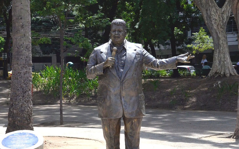 Estátua do Tim Maia na Praça Afonso Pena