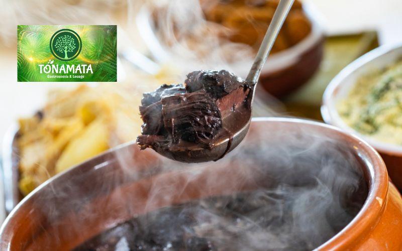 Tonamata distribui mil quentinhas de feijoada para população de rua na Lapa
