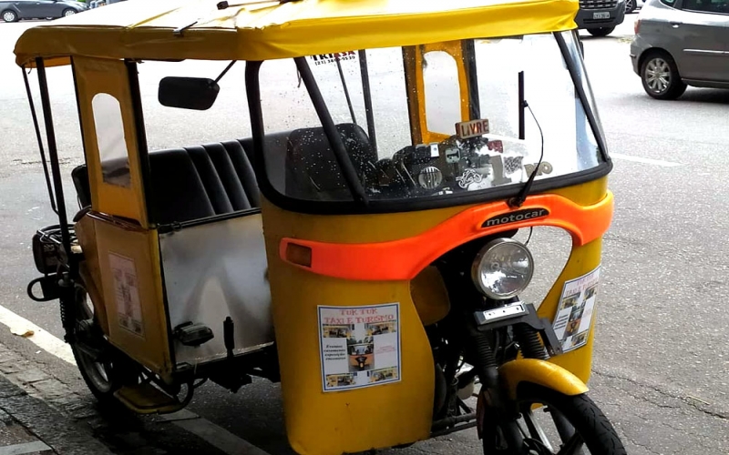 Passeio de Tuk Tuk pela Urca encanta cariocas e turistas