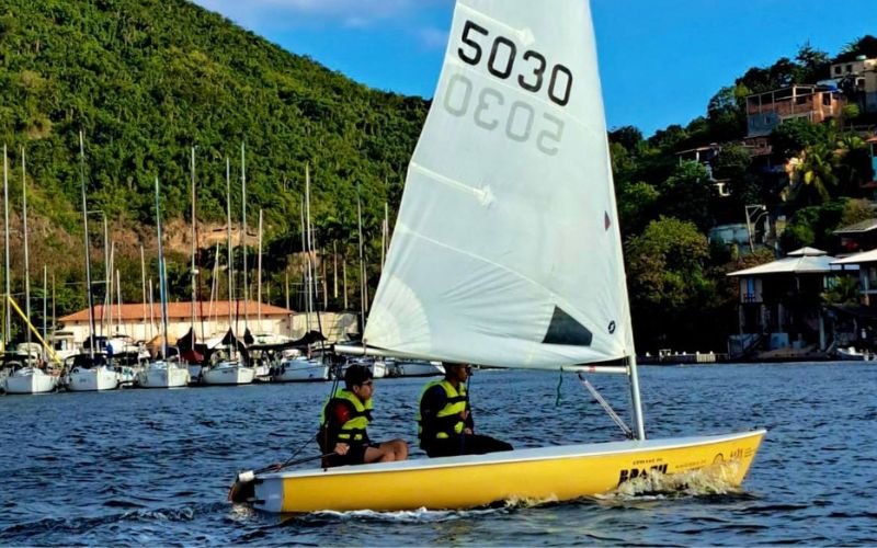 Projeto Velejando para o Futuro: turmas gratuitas de vela para crianças e adolescentes do Rio
