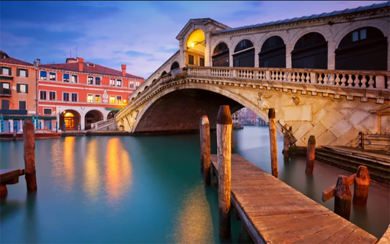 Veneza impõe taxa para controlar a superlotação de turistas