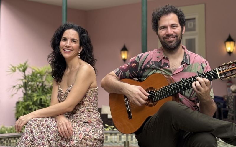 Verônica Ferriani e Alfredo Del-Penho cantam Cartola no Dolores Club