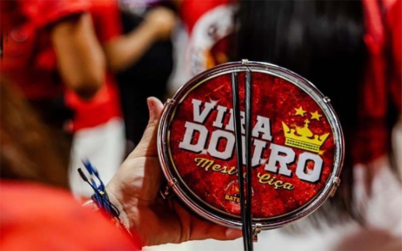 Desfile da vitória da Viradouro na Av. Amaral Peixoto